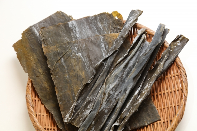 昆布をたくさん食べると甲状腺機能が低下するというのは本当ですか？