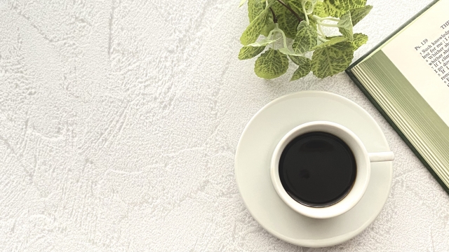 カフェインの1日の安全な摂取量は？摂りすぎのサインと眠気対策